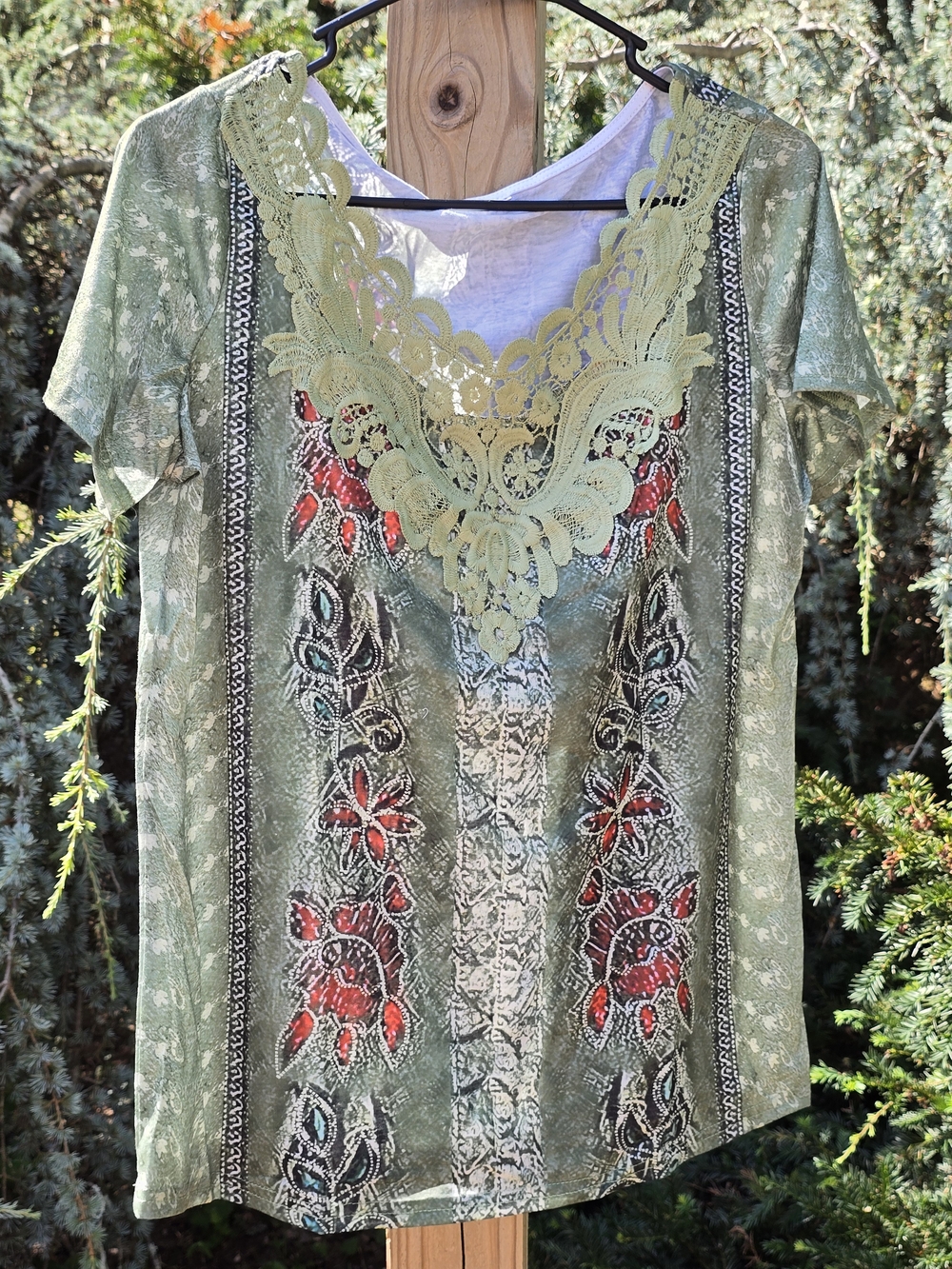 SHEIN Green Lace-Accent Floral Print Short Sleeve Top